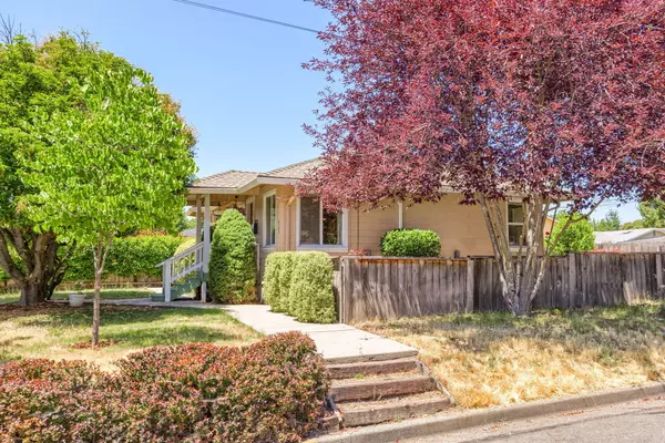 Grants Pass, OR 97526,422 M ST