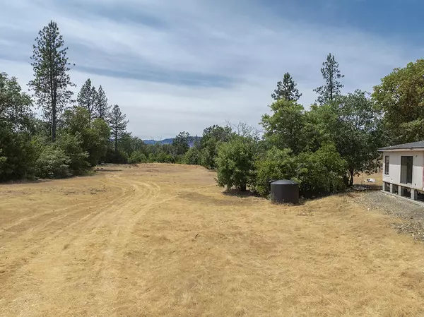 Grants Pass, OR 97526,5478 Monument DR