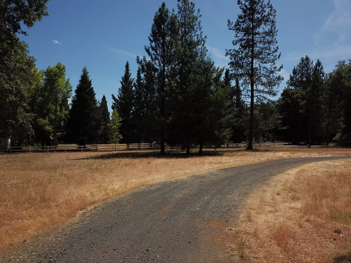 Grants Pass, OR 97527,5901 Riverbanks RD