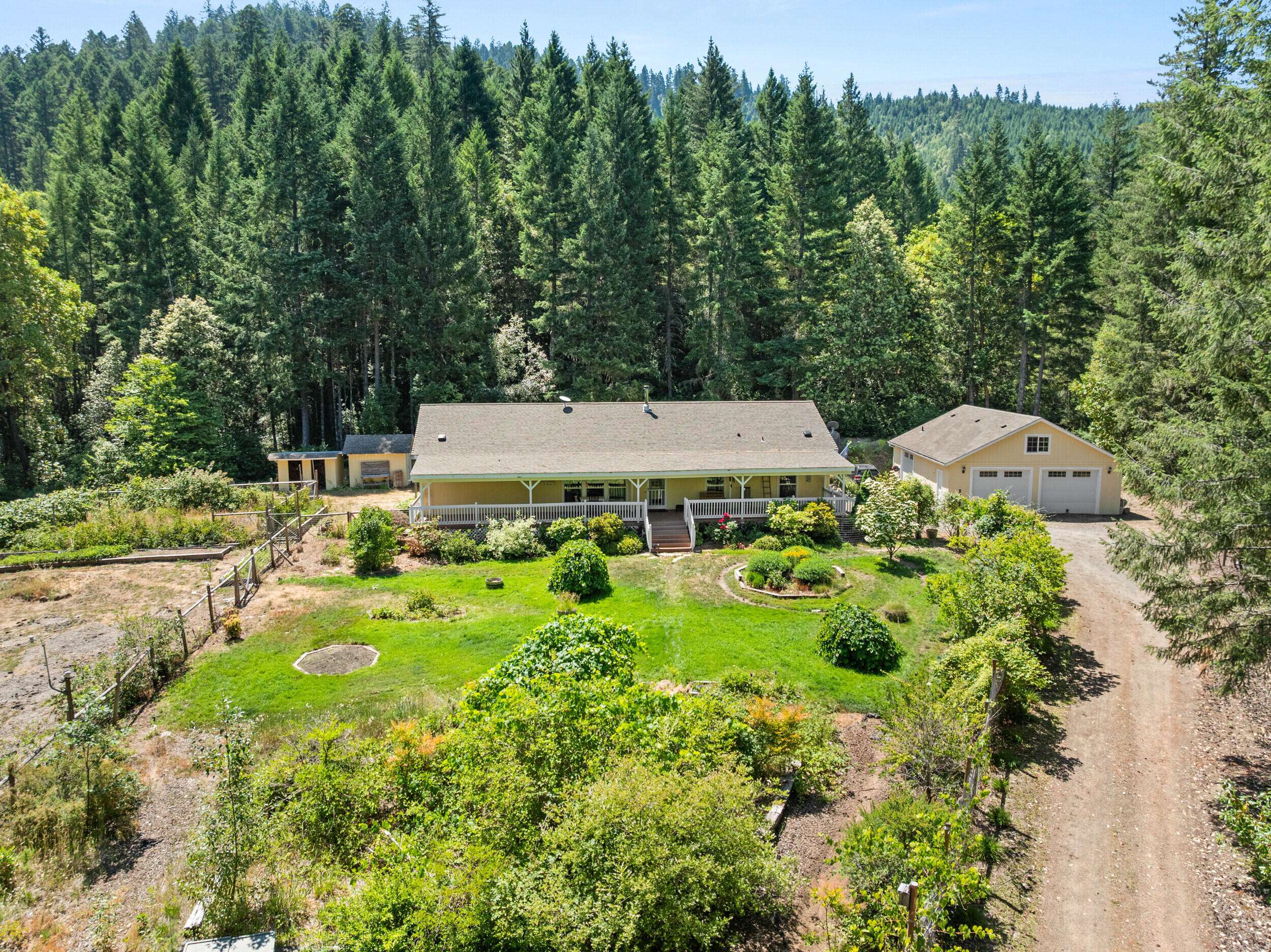 5641 Lake Shore DR, Selma, OR 97538