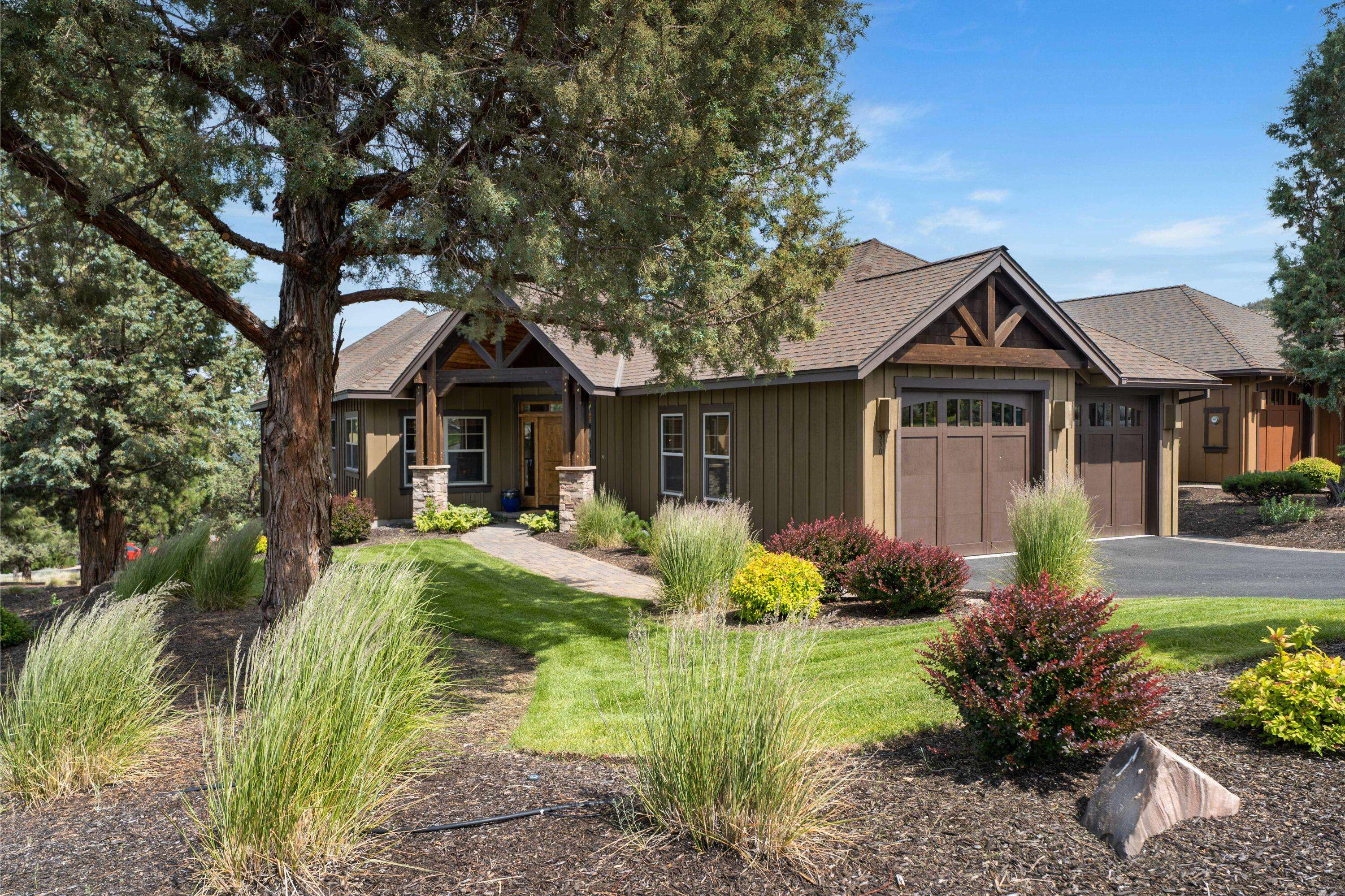 330 Vista Rim DR, Redmond, OR 97756