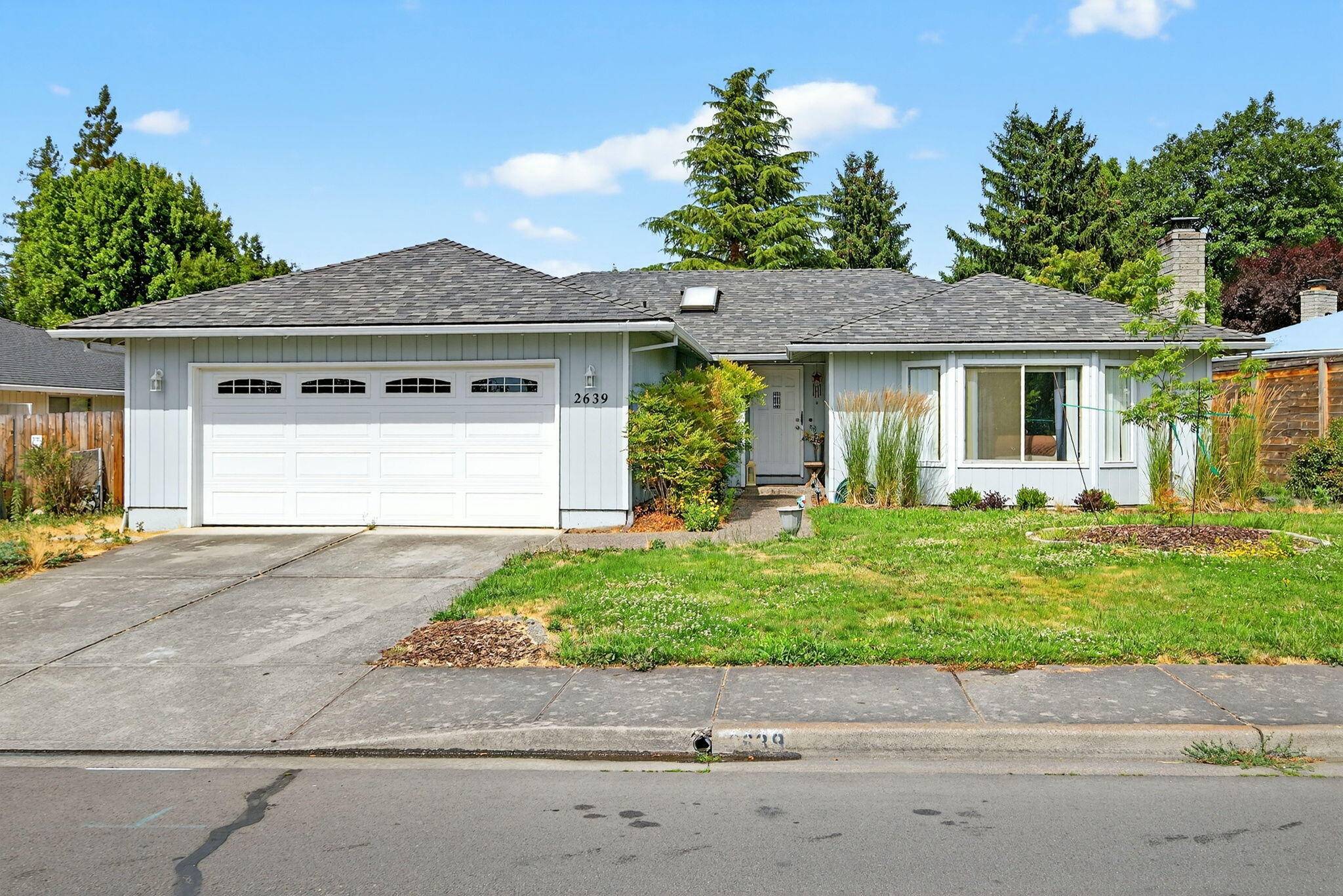 2639 Roberts RD, Medford, OR 97504
