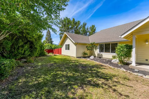 Grants Pass, OR 97527,1692 Leonard RD
