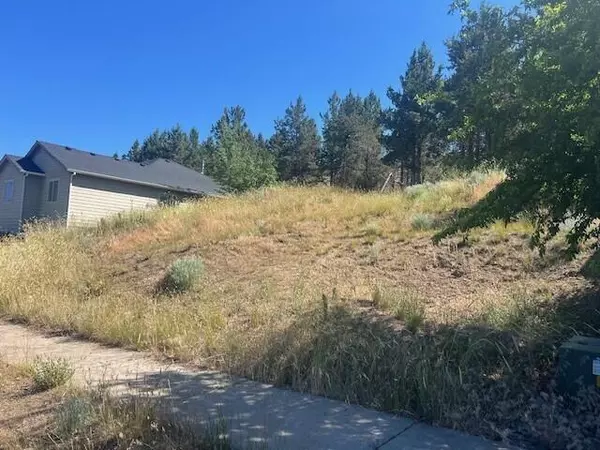 1415 Red Bud DR, Klamath Falls, OR 97601