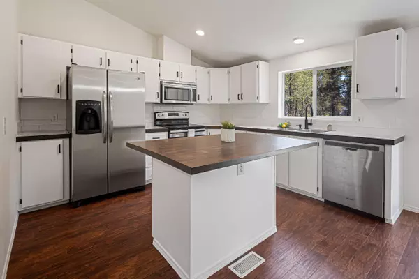 La Pine, OR 97739,16093 Blackfeather LN