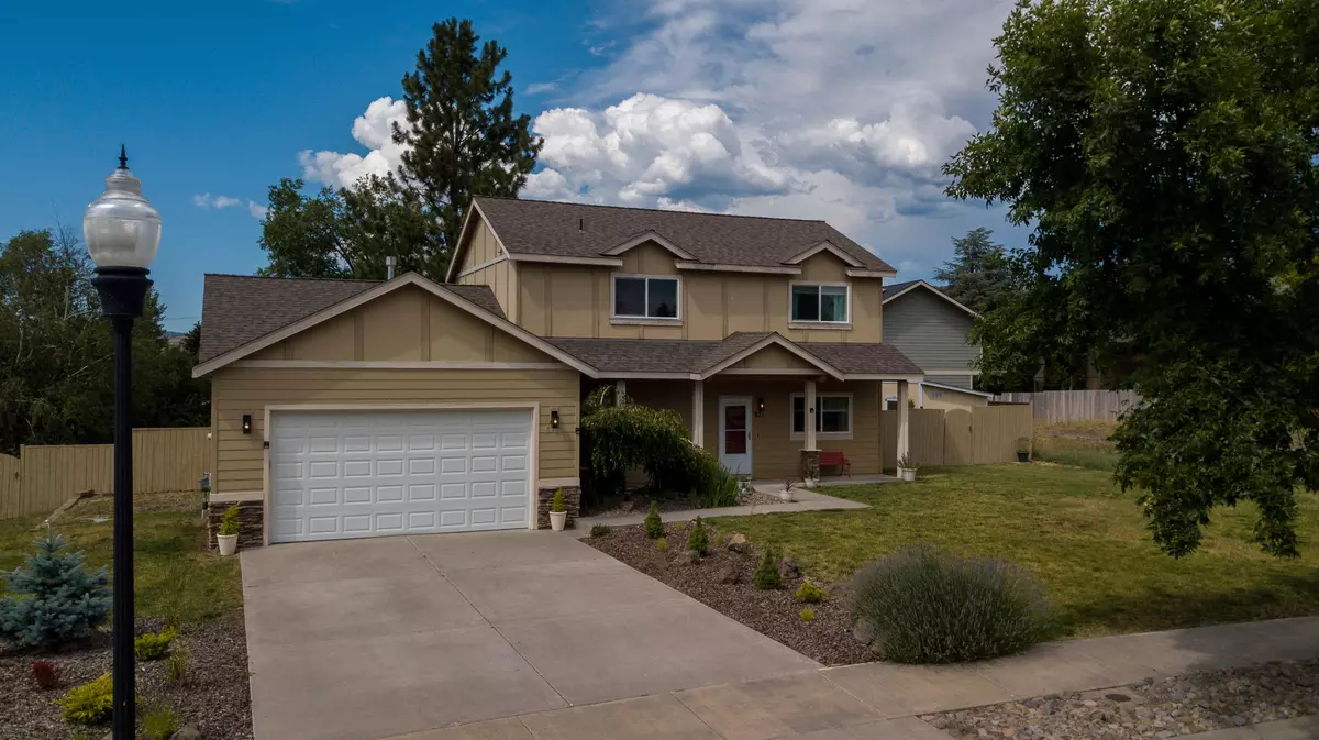 Klamath Falls, OR 97601,821 Quail Point DR