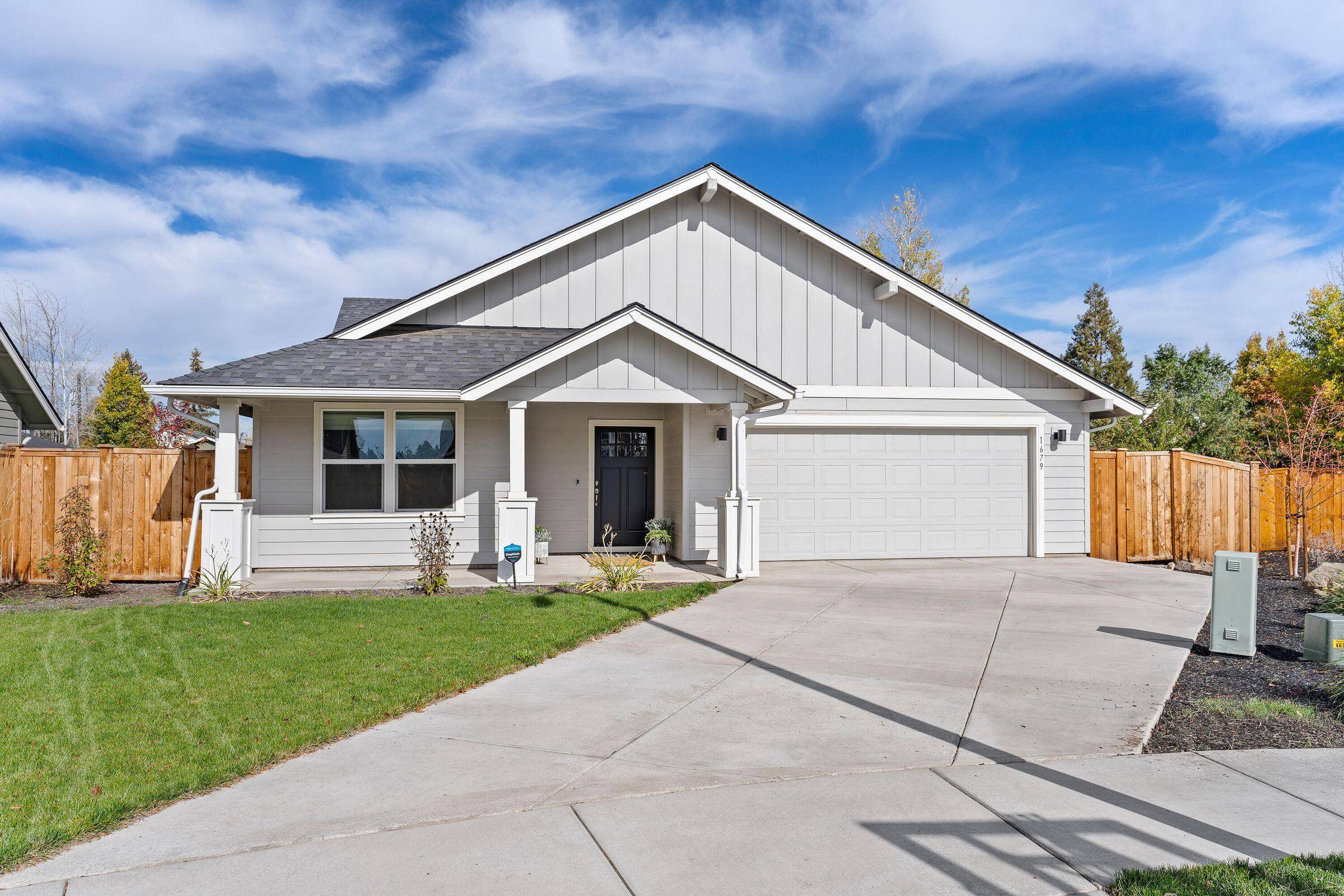 1679 Black Butte CT, Redmond, OR 97756