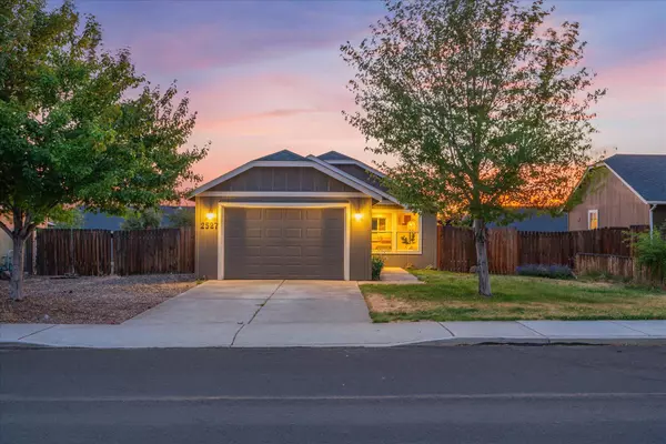 2527 5th ST, Redmond, OR 97756