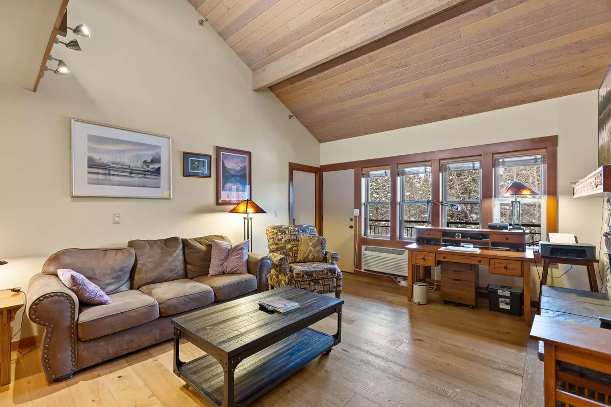 Bend, OR 97702,18575 Century DR #2033-2034