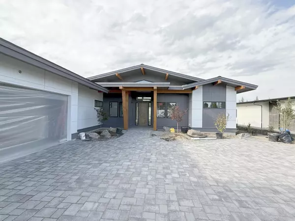 Bend, OR 97703,3126 Crossing DR