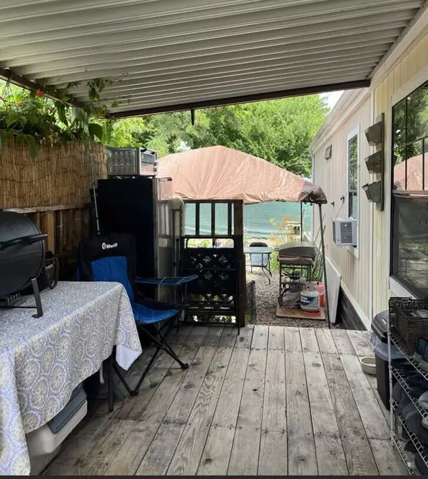 Gold Hill, OR 97525,742 2nd AVE #SPC 15