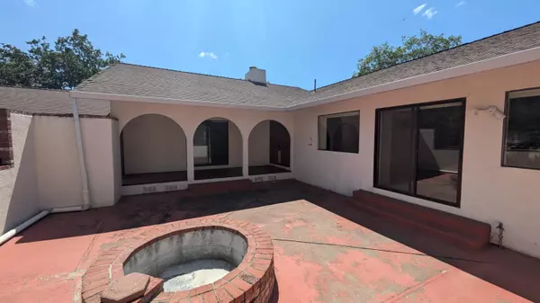 Grants Pass, OR 97526,133 Tiffany WAY