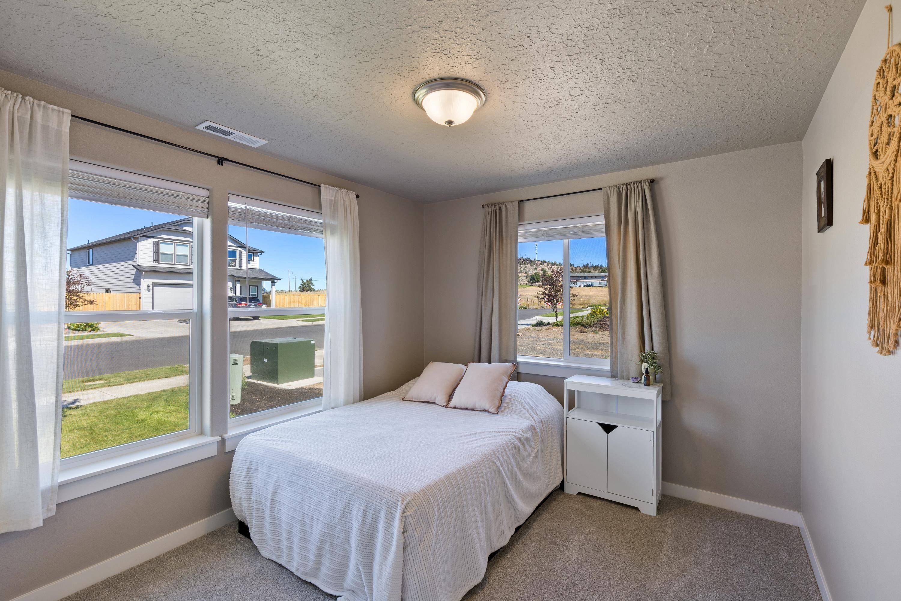 Redmond, OR 97756,3586 9th ST