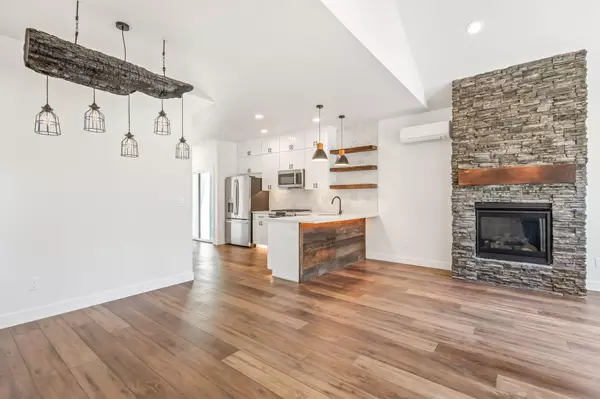 Sisters, OR 97759,988 Black Butte AVE #30