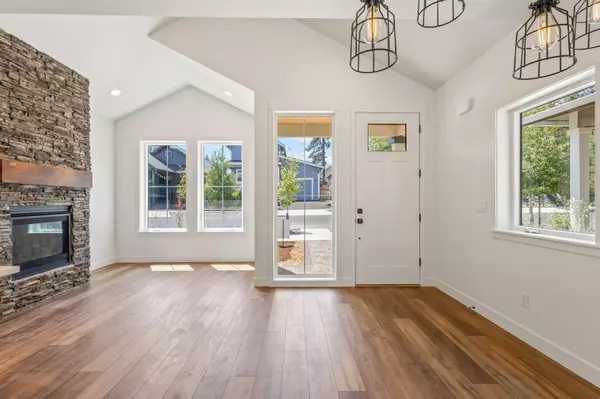 Sisters, OR 97759,988 Black Butte AVE #30