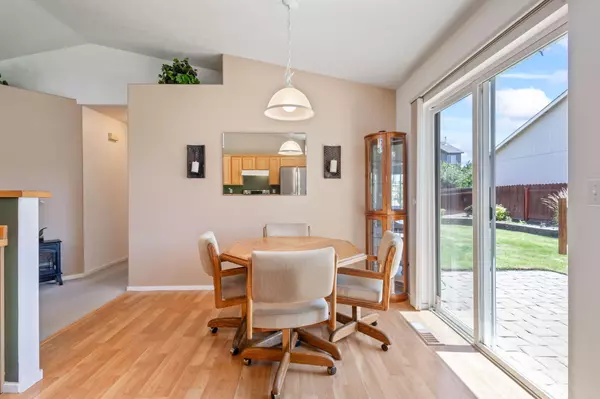 Madras, OR 97741,537 Marigold ST