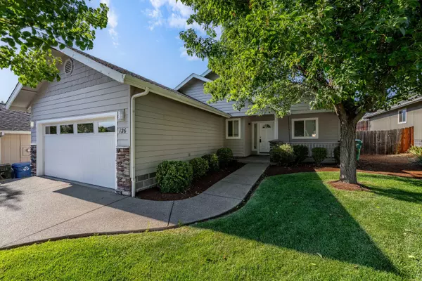 126 Aztec CT, Grants Pass, OR 97527