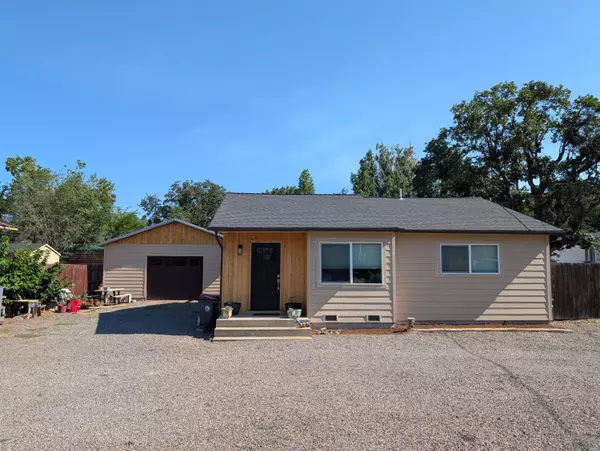 698 Wilson RD, Central Point, OR 97502