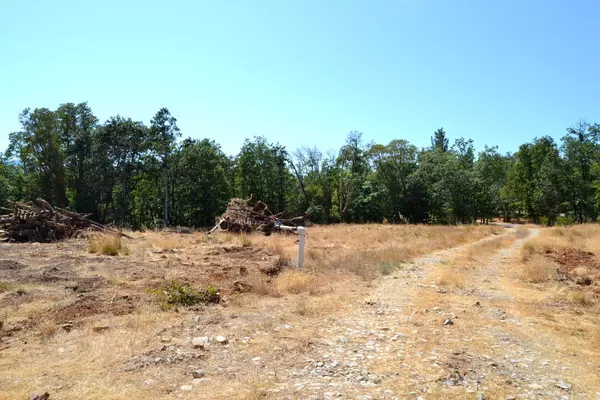 Grants Pass, OR 97526,779 Harris RD