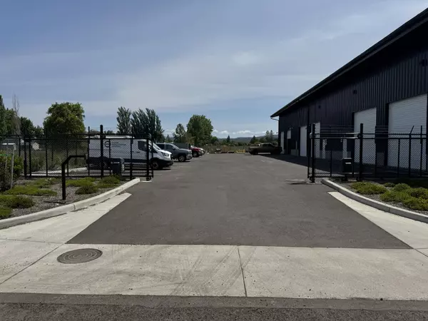 Medford, OR 97502,5468 Bierson WAY #101