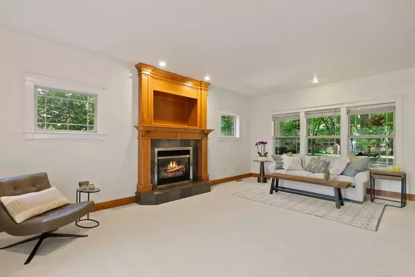 Bend, OR 97701,21376 Oakview DR