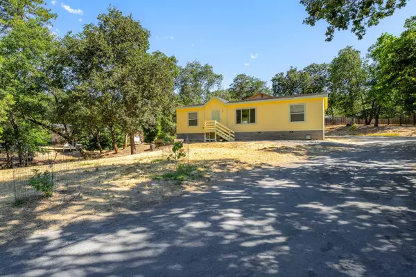 Grants Pass, OR 97526,849 Three Pines RD