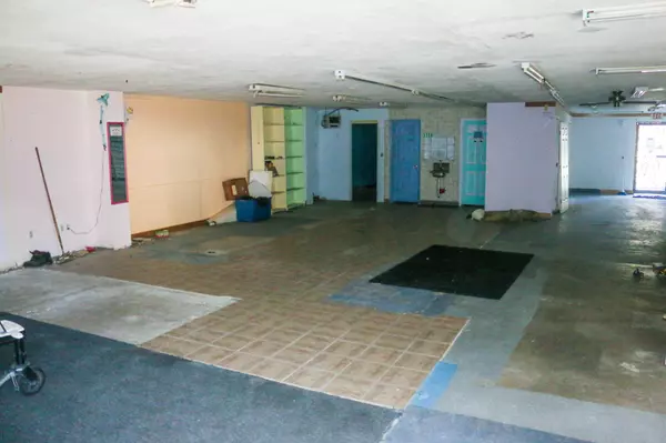 Cave Junction, OR 97523,144 Redwood HWY