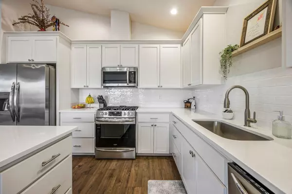 1653 Thomas RD, Medford, OR 97501