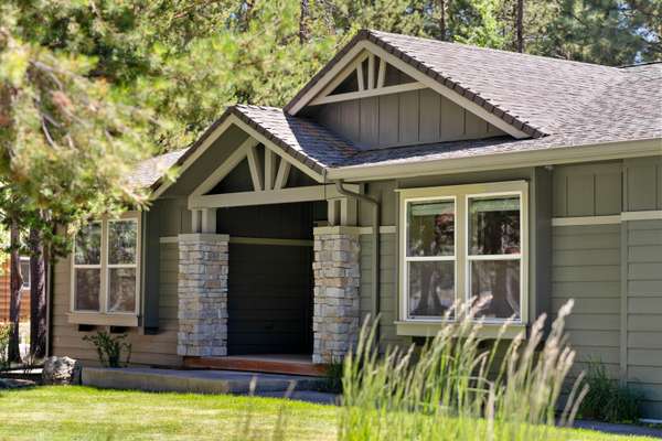 55946 Wood Duck DR, Bend, OR 97707