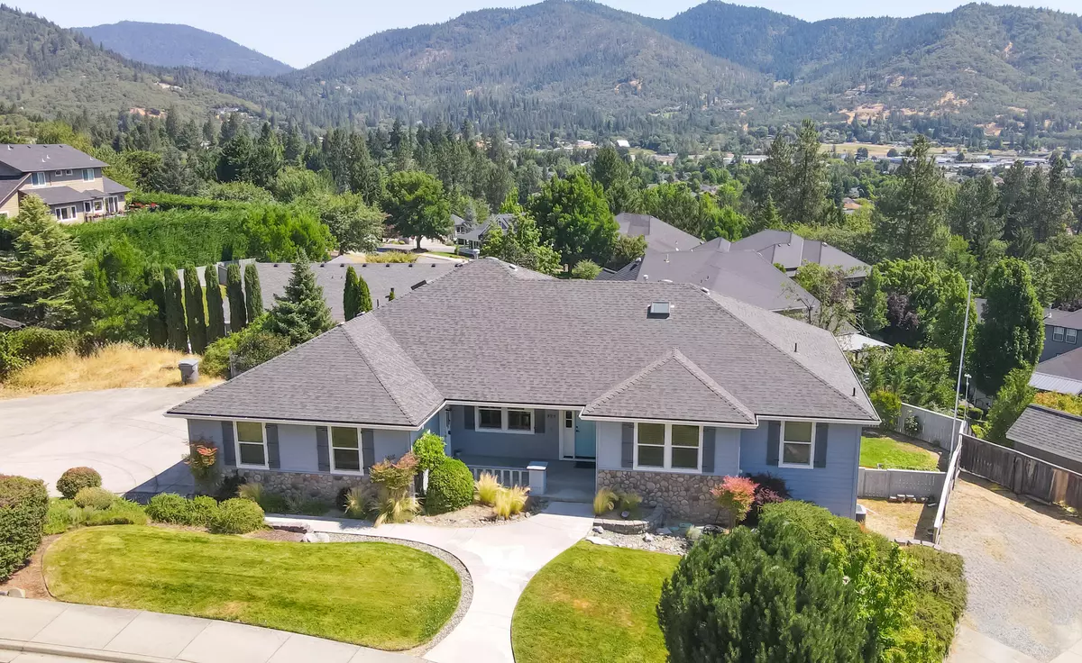 Grants Pass, OR 97526,923 Valley View DR