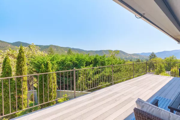 Grants Pass, OR 97526,923 Valley View DR