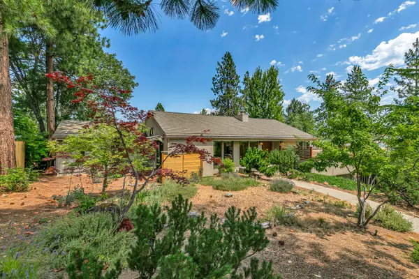 1379 Ponderosa DR, Ashland, OR 97520