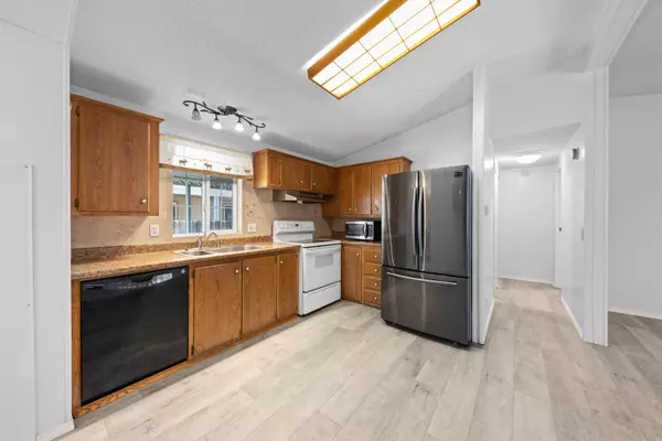 Medford, OR 97501,1570 Peach ST #105