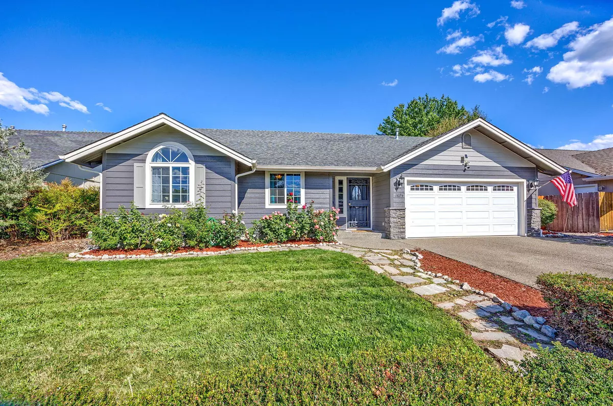 Grants Pass, OR 97527,1675 Nunnwood LN