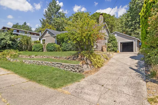 Grants Pass, OR 97526,1128 Sunset DR