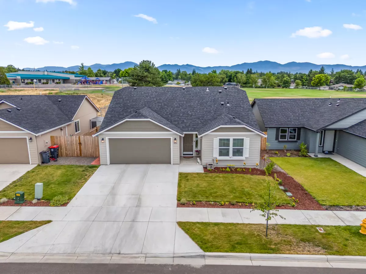 Medford, OR 97504,3626 Ford DR