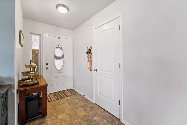 Grants Pass, OR 97527,1283 Angler LN