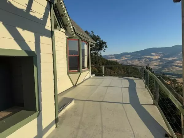 Ashland, OR 97520,448 Timberlake DR