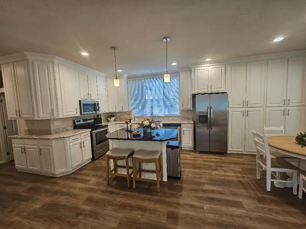 Newport, OR 97365,3433 Avery ST