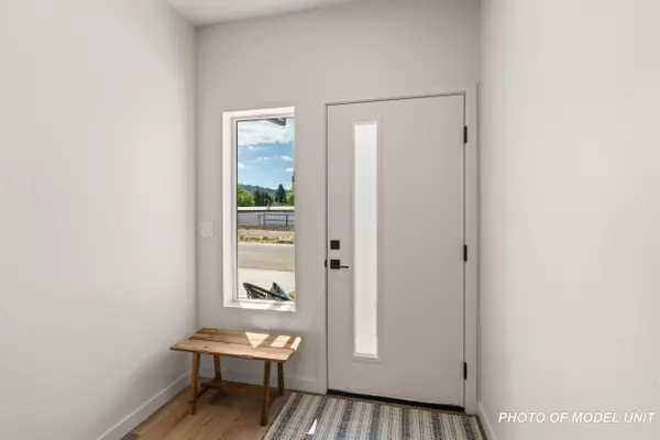 Medford, OR 97501,2028 Sunset DR #7