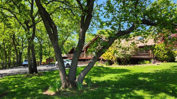 2632 David LN, Medford, OR 97504