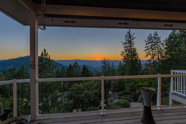 Grants Pass, OR 97526,1489 Granite Hill RD