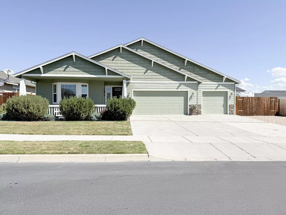 Prineville, OR 97754,899 Cobblestone CT