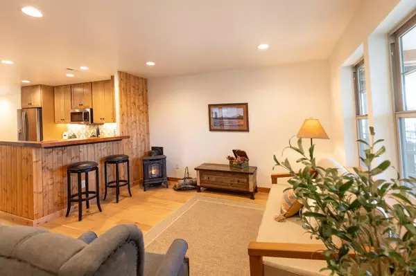 Sisters, OR 97759,347 Jefferson AVE #6700