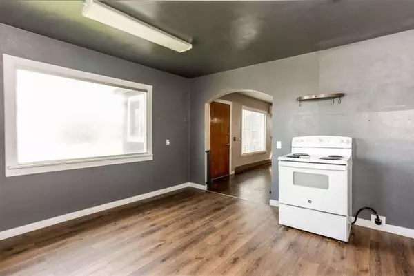 Madras, OR 97741,12 2nd ST