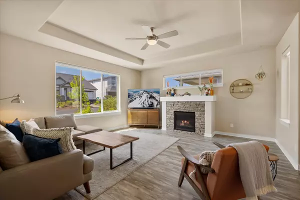 Bend, OR 97702,20864 Sunniberg LN