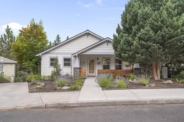 2571 Monterey Pines DR, Bend, OR 97703