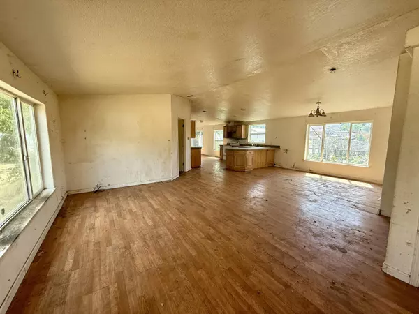 Grants Pass, OR 97527,5250 Redwood AVE