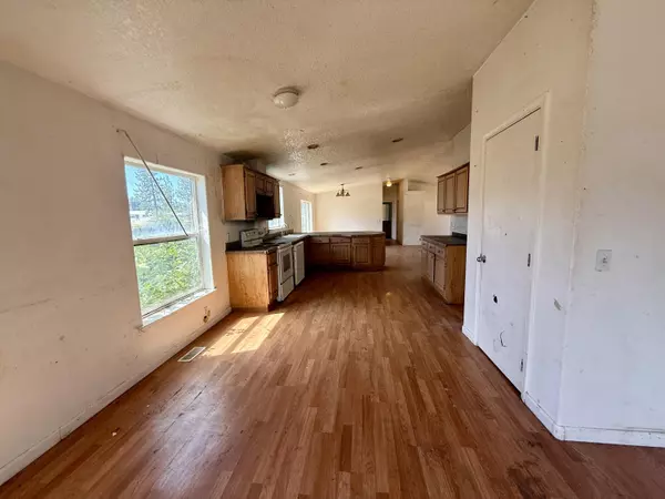 Grants Pass, OR 97527,5250 Redwood AVE