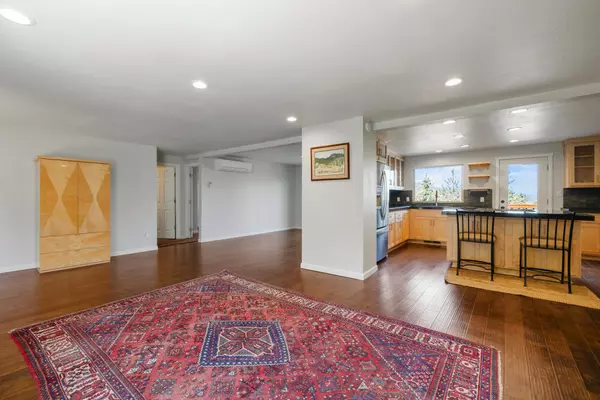 Klamath Falls, OR 97601,1238 Buck Island DR